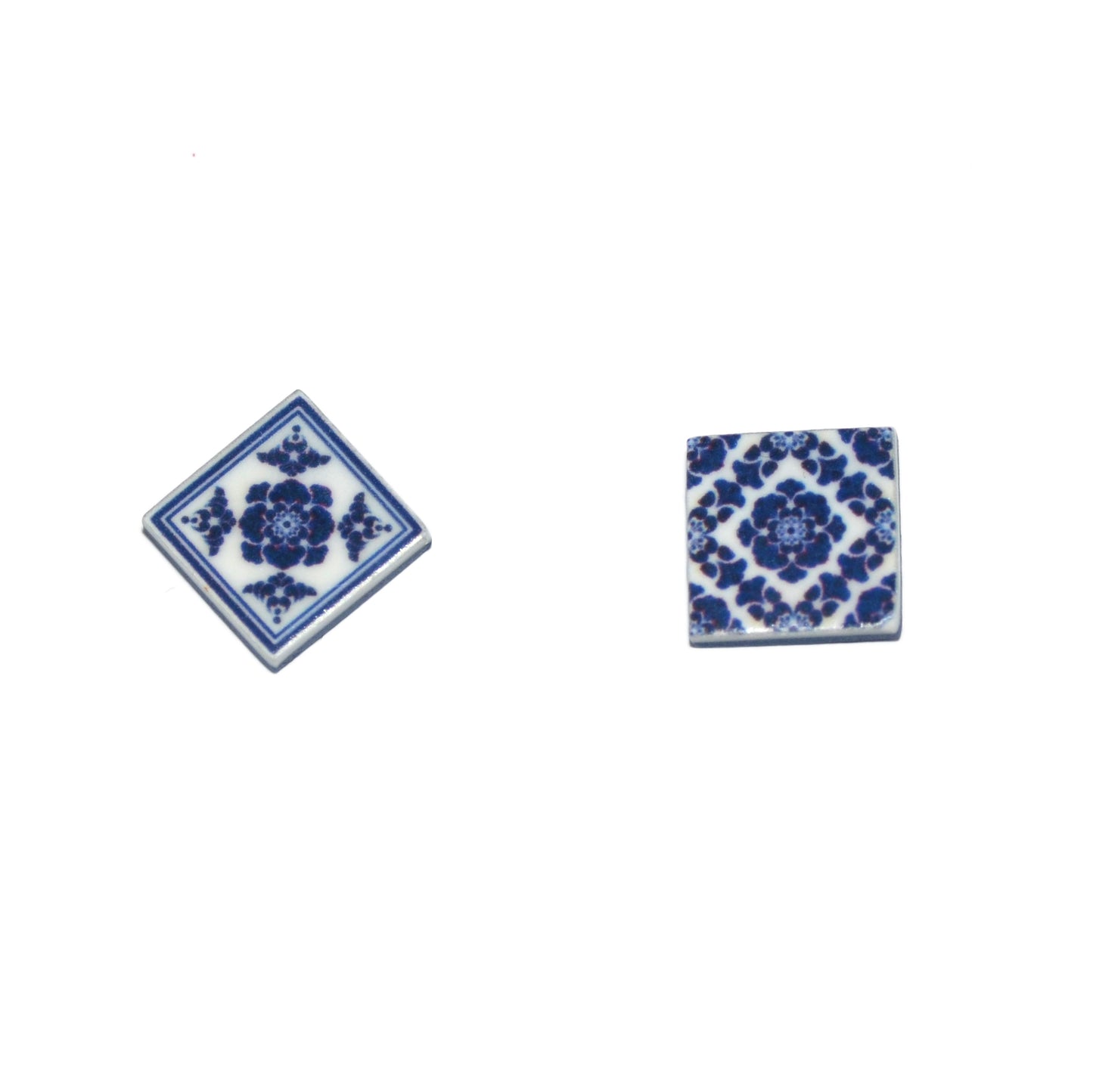 Studs mini tiled earrings in blue light blue