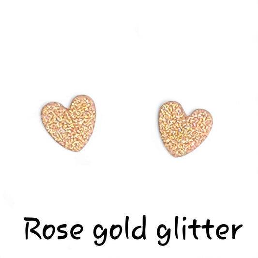 Καρφωτά σκουλαρίκια rose gold glitter καρδούλες από πολυμερικό πηλό