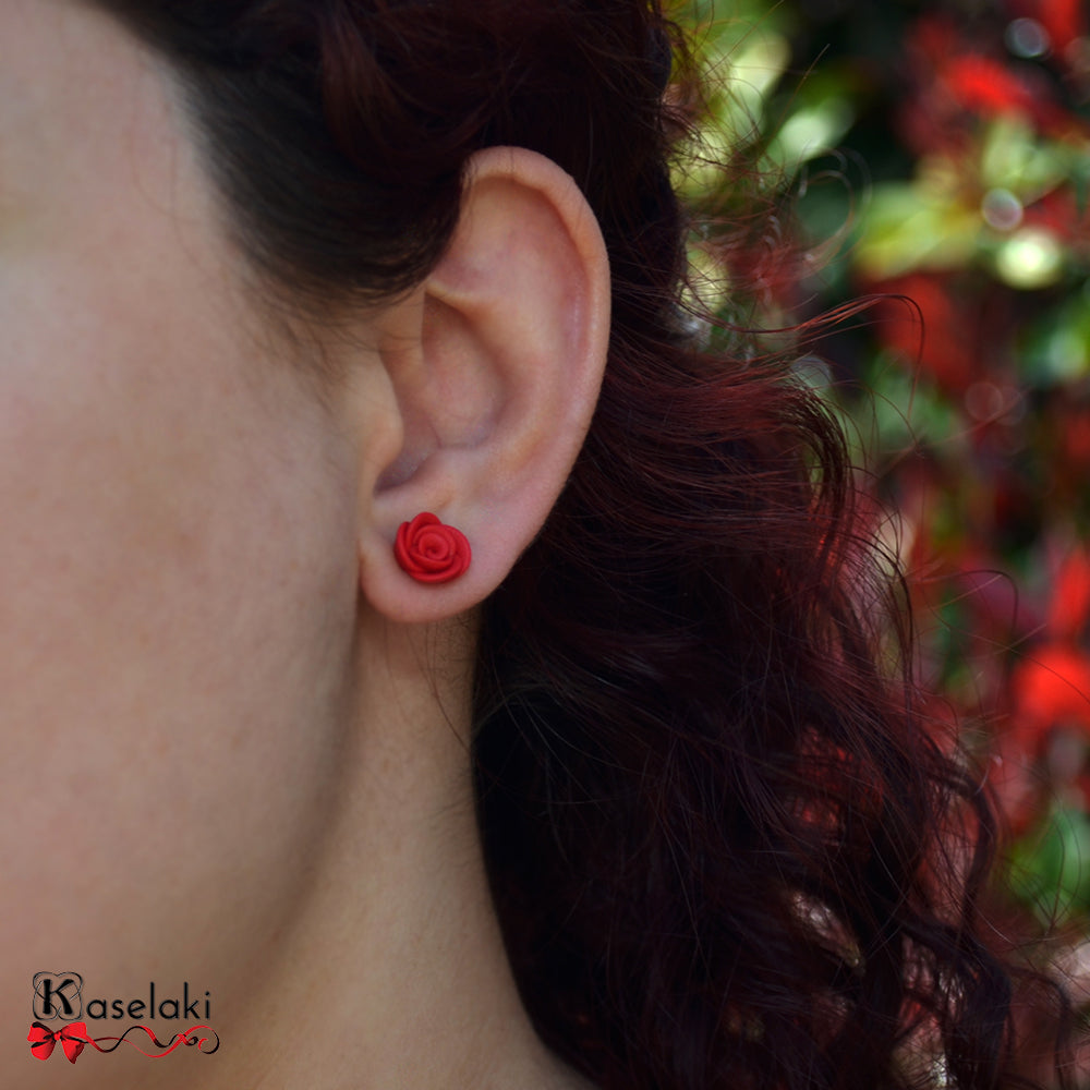 Red roses stud earrings