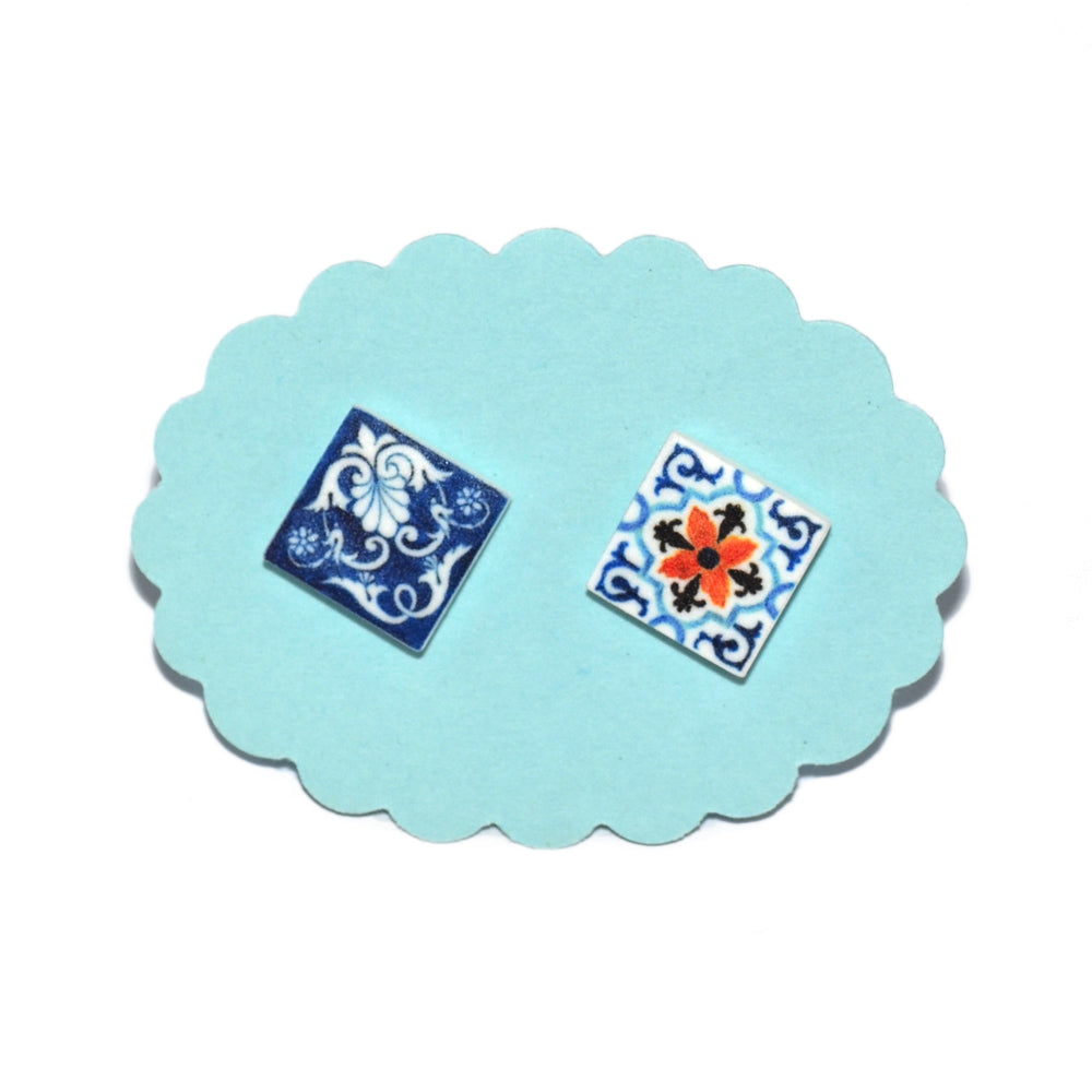 Studs mini tiled earrings in blue light blue